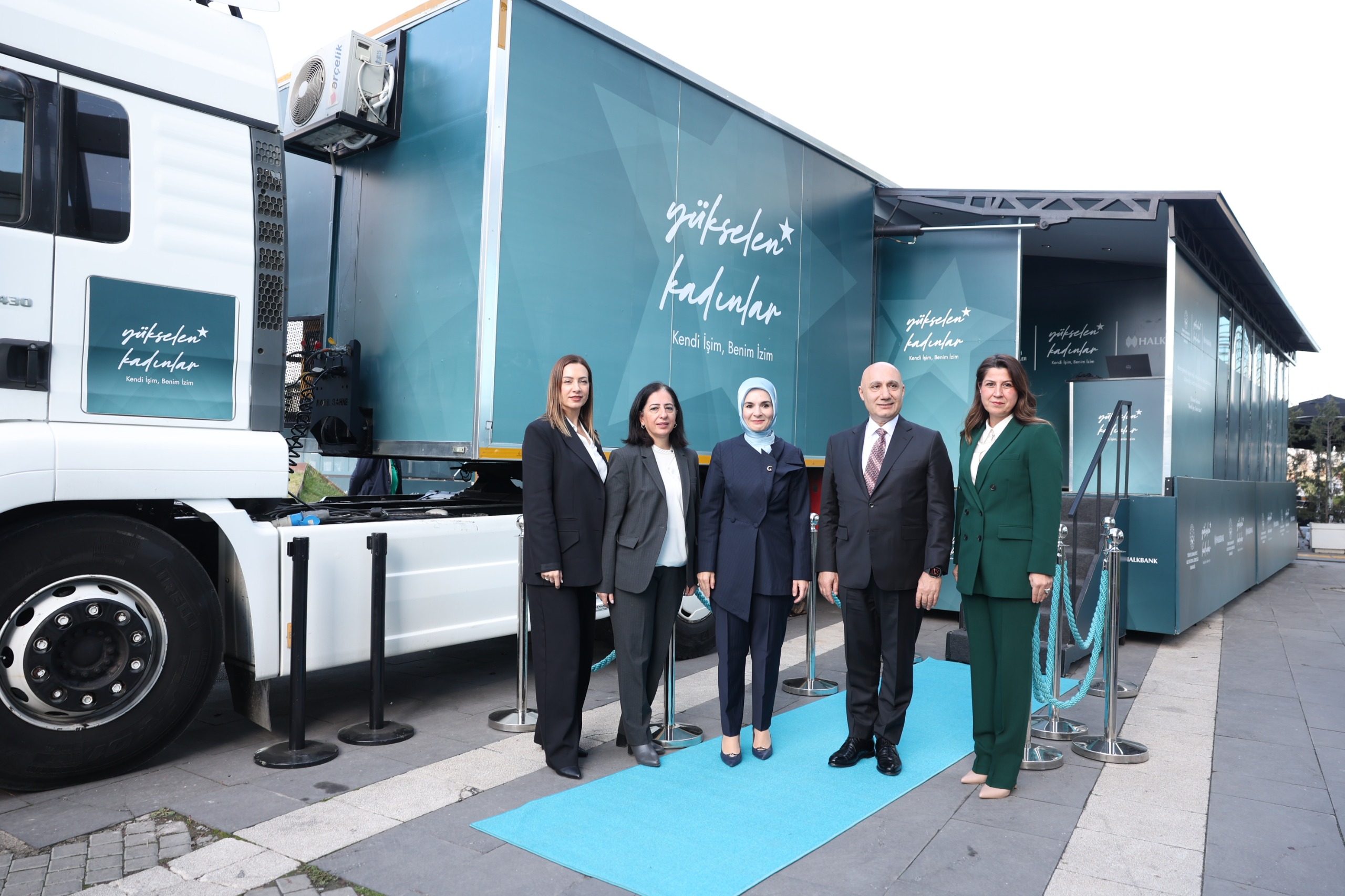 Aile ve Sosyal Hizmetler Bakan�m�z G�kta�, Y�kselen Kad�nlar Giri�imcilik E�itim T�r�